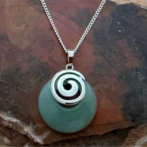 New Beautiful Green Aventurine Spiral Pendant On 925 Silver Chain Necklace